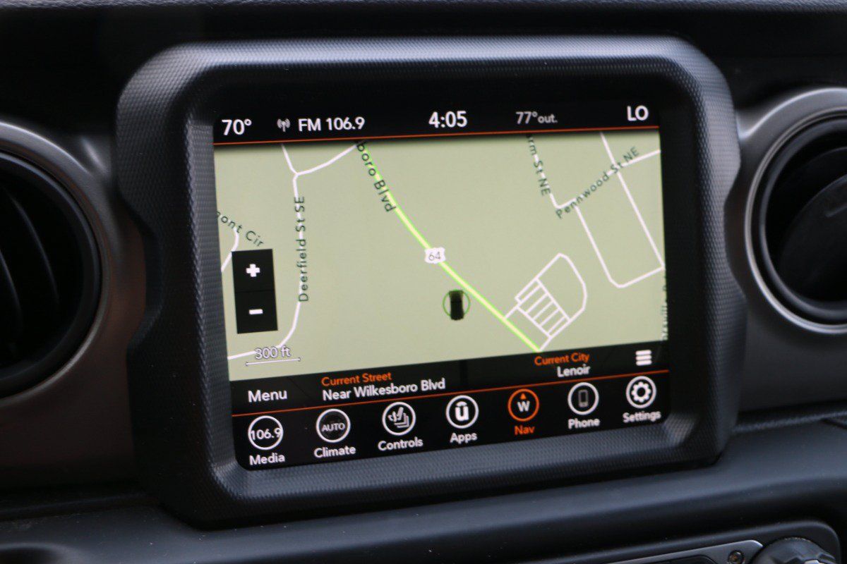 Used 2023 Jeep Wrangler Unlimited w/ Sun & Screen Package AWD/4WD image 18