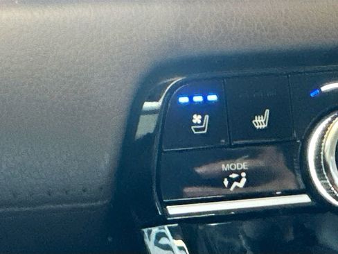 Used 2025 Honda Pilot Elite image 21