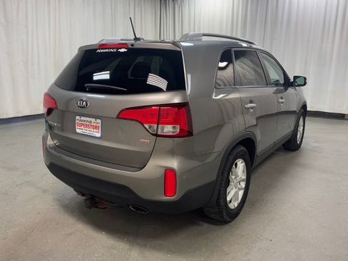 Used 2014 Kia Sorento LX FWD image 4