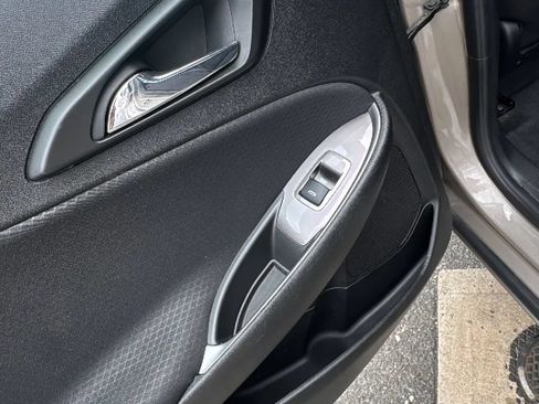 Used 2022 Chevrolet Malibu LT FWD image 14