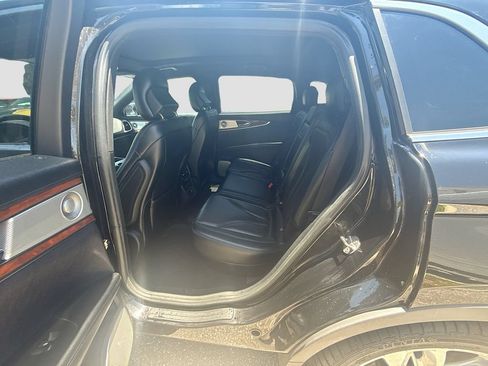 Used 2018 Lincoln MKX Reserve w/ Luxury Package AWD/4WD image 27