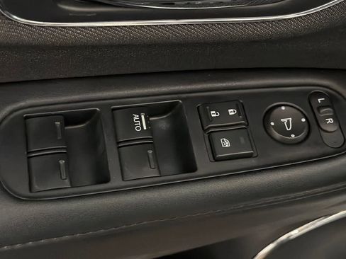 Used 2022 Honda HR-V EX image 13