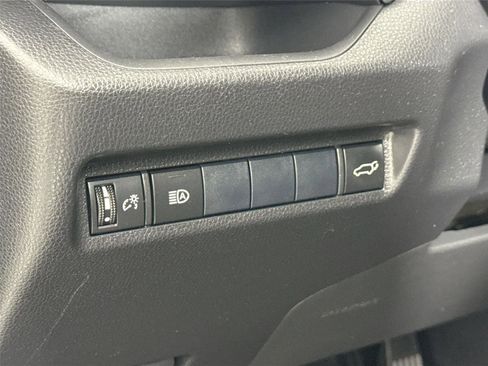 Used 2019 Toyota RAV4 XLE Premium image 13