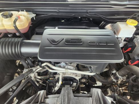 Used 2022 RAM 1500 Big Horn AWD/4WD image 34