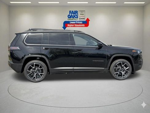 New 2026 Jeep Cherokee Overland image 5
