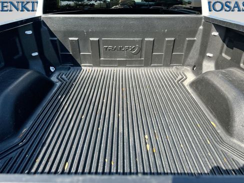 Used 2025 GMC Sierra 1500 SLT image 8