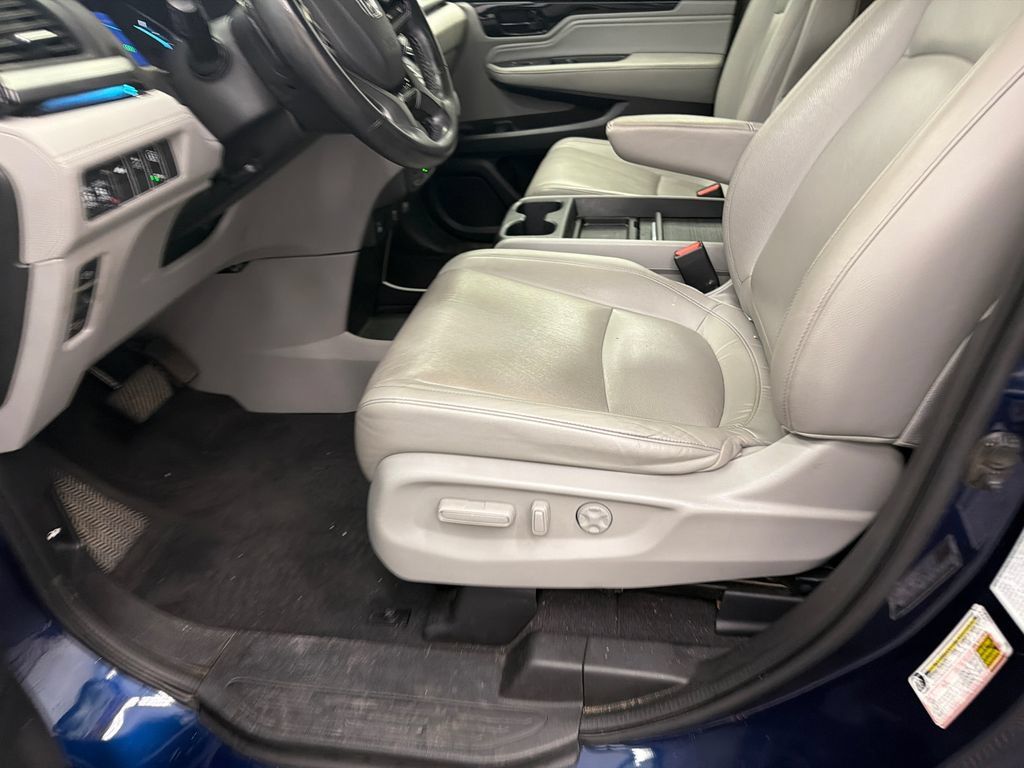 Used 2023 Honda Odyssey Touring image 10