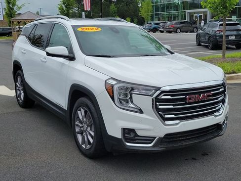 Used 2022 GMC Terrain SLT w/ Infotainment Package II FWD image 3