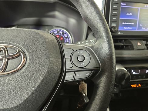 Used 2022 Toyota RAV4 LE AWD/4WD image 17