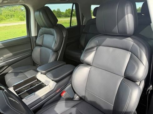 Used 2025 Lincoln Navigator Reserve AWD/4WD image 26