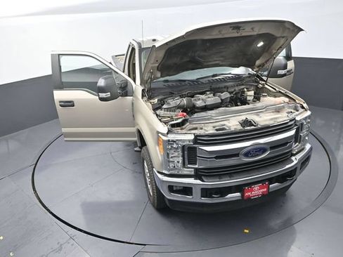 Used 2017 Ford F250 XLT w/ XLT Value Package AWD/4WD image 36