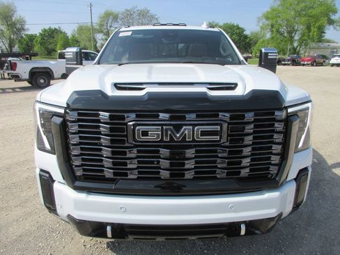 New 2026 GMC Sierra 2500 Denali Ultimate AWD/4WD image 11