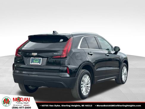 Certified 2024 Cadillac XT4 Luxury w/ Cold Weather Package AWD/4WD image 4