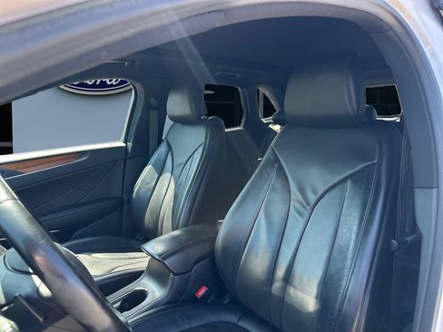 Used 2017 Lincoln MKC Reserve AWD/4WD image 11
