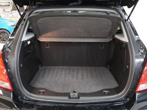 Used 2020 Chevrolet Trax LT w/ Sun & Sound Package image 11