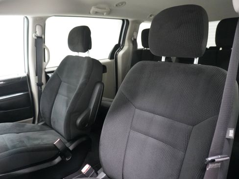 Used 2017 Dodge Grand Caravan SE w/ Power Window Group image 10