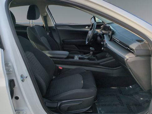 Used 2025 Kia K5 LXS image 15