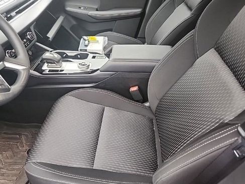 Used 2025 Mitsubishi Outlander ES image 9