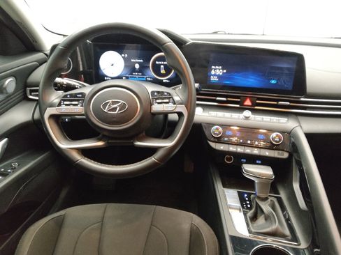 Used 2023 Hyundai Elantra SEL w/ Convenience Package FWD image 22