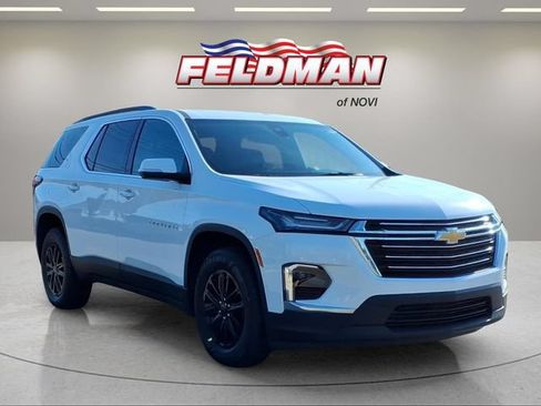 Used 2023 Chevrolet Traverse LT FWD image 9