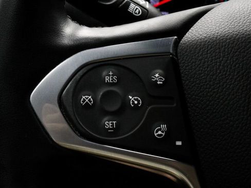 Used 2023 Chevrolet Traverse LT FWD image 28