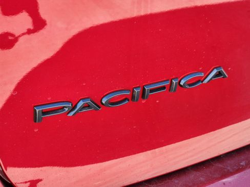 New 2026 Chrysler Pacifica Select image 11