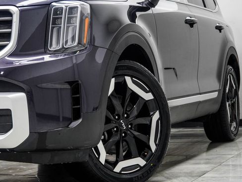 Used 2025 Kia Telluride S image 3