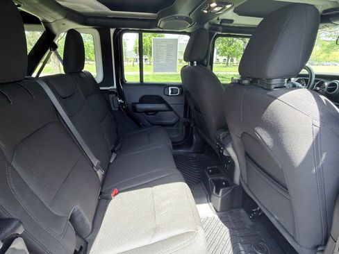 Used 2021 Jeep Wrangler Unlimited Sahara AWD/4WD image 25