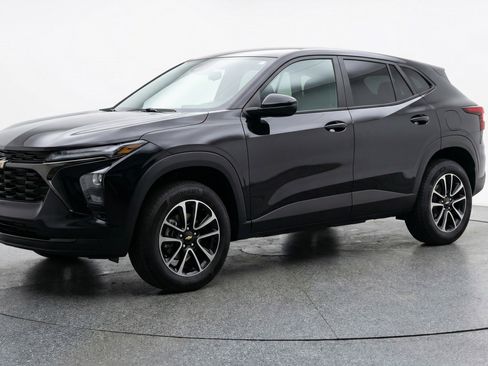 Used 2025 Chevrolet TrailBlazer LT image 3