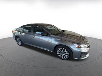 Used 2025 Nissan Altima 2.5 SV video 2