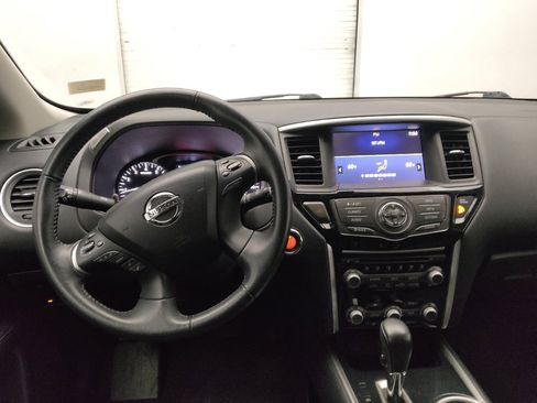 Used 2019 Nissan Pathfinder SV image 22