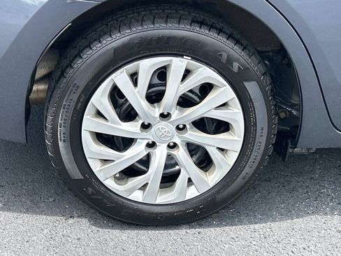 Used 2018 Toyota Corolla LE FWD image 7