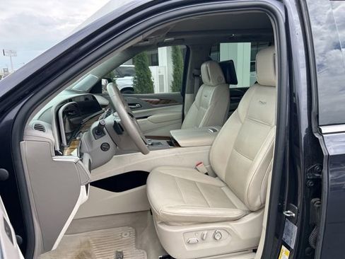 Used 2022 Cadillac Escalade Premium Luxury Platinum w/ LPO, Radiant Package AWD/4WD image 21