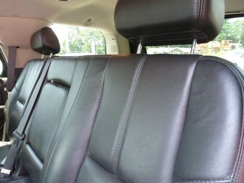 Used 2007 GMC Yukon Denali AWD/4WD image 32