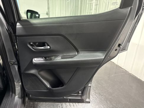 Used 2025 Nissan Kicks SV AWD/4WD image 16