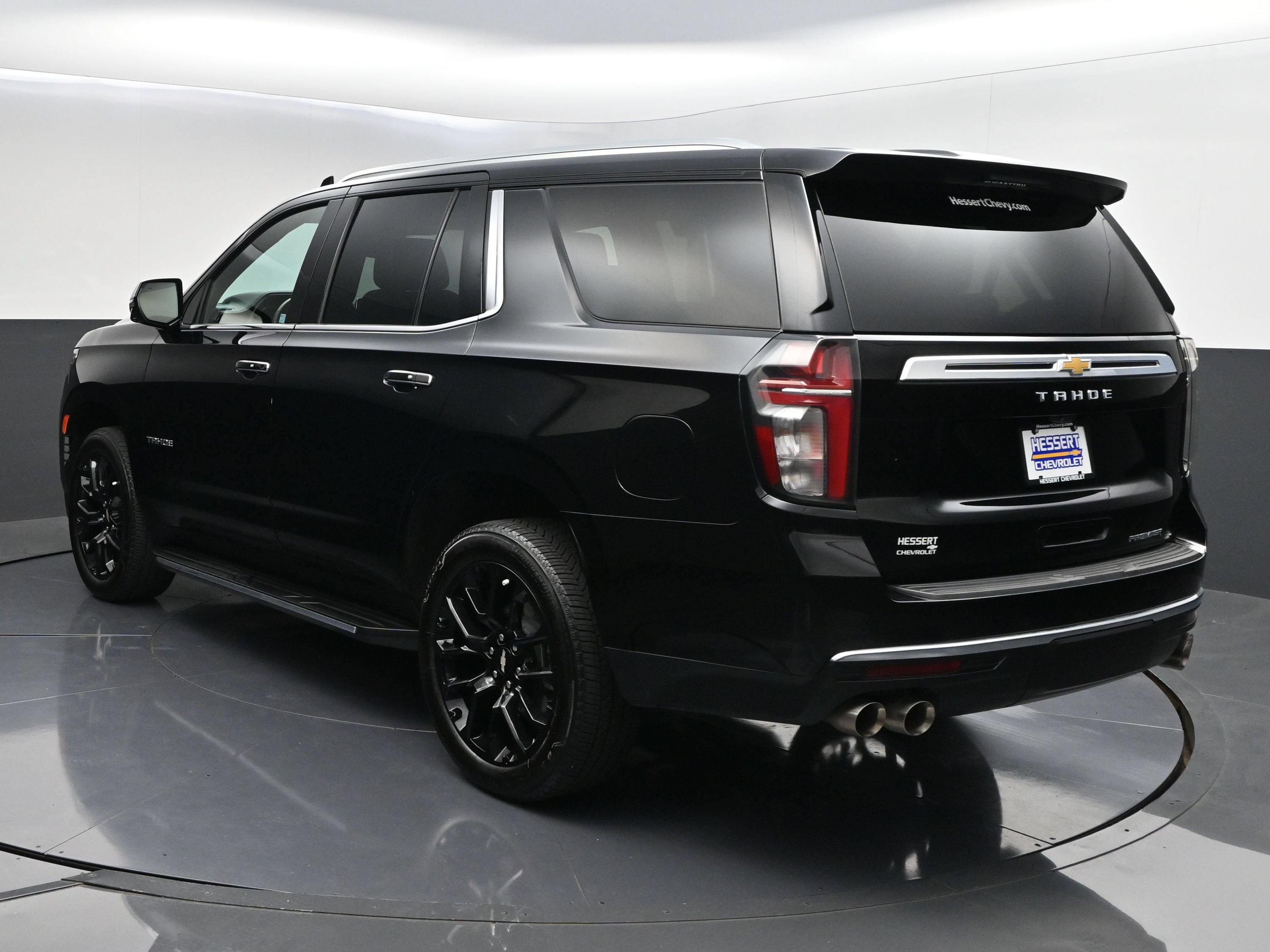 Used 2024 Chevrolet Tahoe Premier w/ Premium Package AWD/4WD image 6