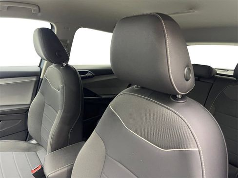 Used 2024 Volkswagen Taos SE image 28