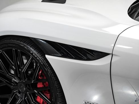 Used 2023 Aston Martin DBS Coupe RWD image 38