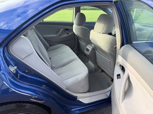 Used 2009 Toyota Camry LE FWD image 13