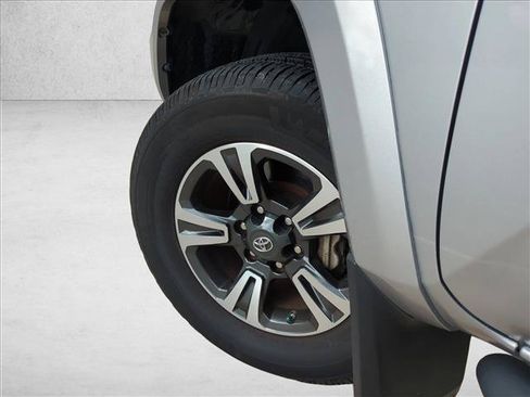 Certified 2019 Toyota Tacoma TRD Sport RWD image 8