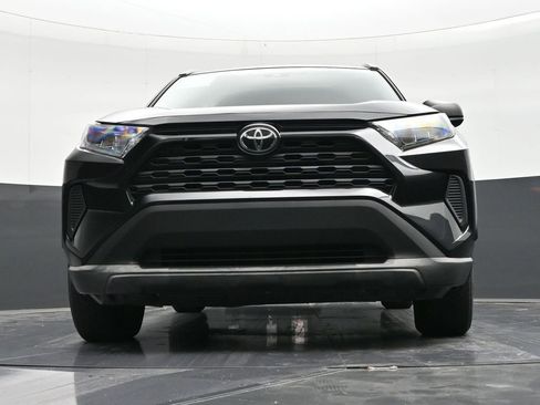 Used 2021 Toyota RAV4 LE image 27