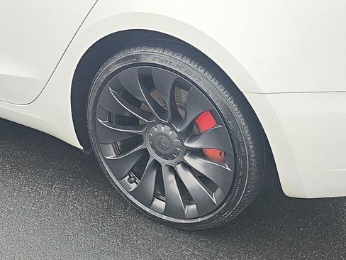 Used 2022 Tesla Model 3 Performance image 10