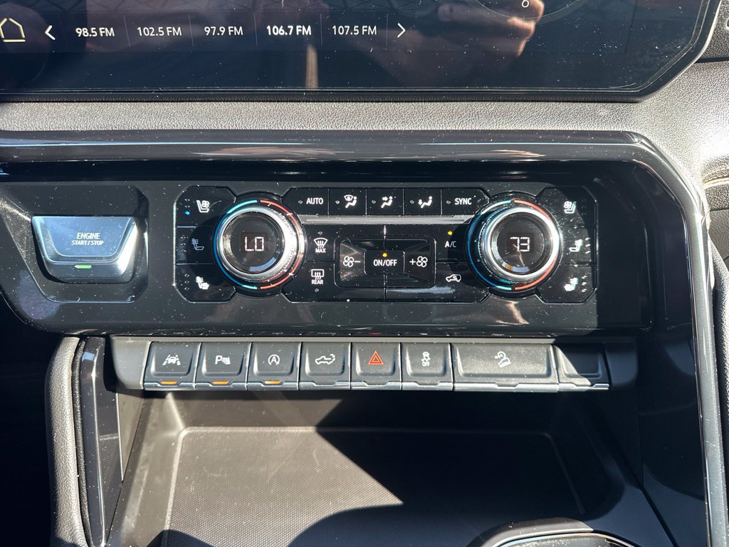 Used 2024 GMC Sierra 1500 AT4 w/ Technology Package AWD/4WD image 4
