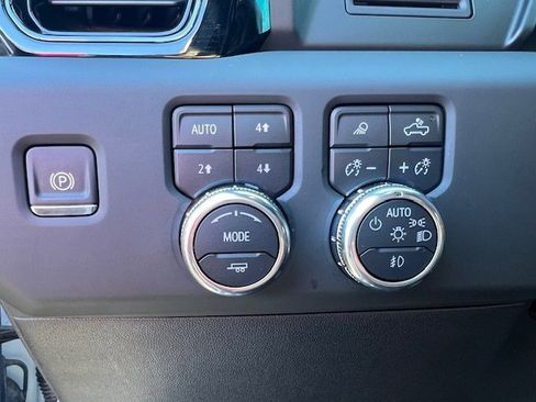 Used 2025 GMC Sierra 1500 AT4 image 10