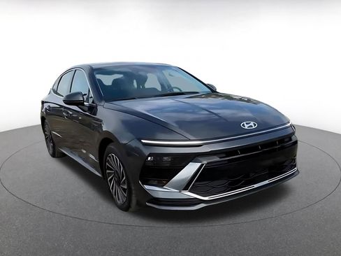 Used 2025 Hyundai Sonata SEL image 2