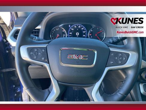 Used 2023 GMC Acadia SLT w/ Elevation Edition image 10