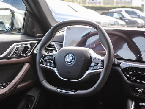 Used 2025 BMW i4 eDrive40 w/ Premium Package image 15