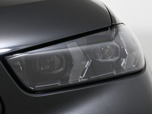 New 2026 BMW X6 xDrive40i w/ Climate Comfort Package image 11