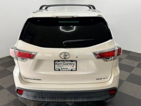 Used 2016 Toyota Highlander XLE AWD/4WD image 9