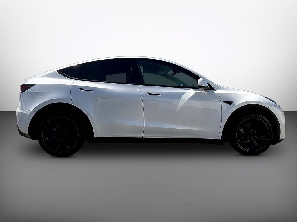 Used 2024 Tesla Model Y Long Range AWD/4WD image 8